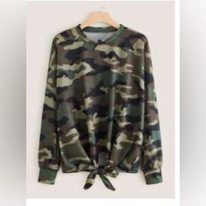 💚Shein Camo Long Sleeve Tie-Front Top